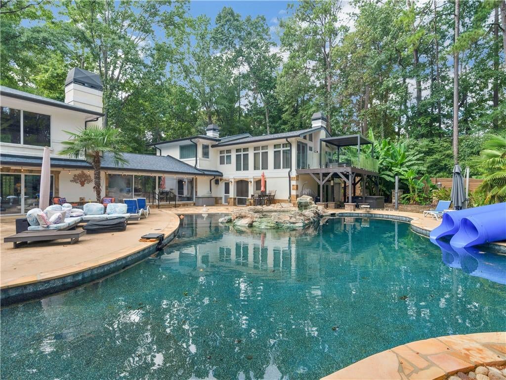 2440 Emerald Drive