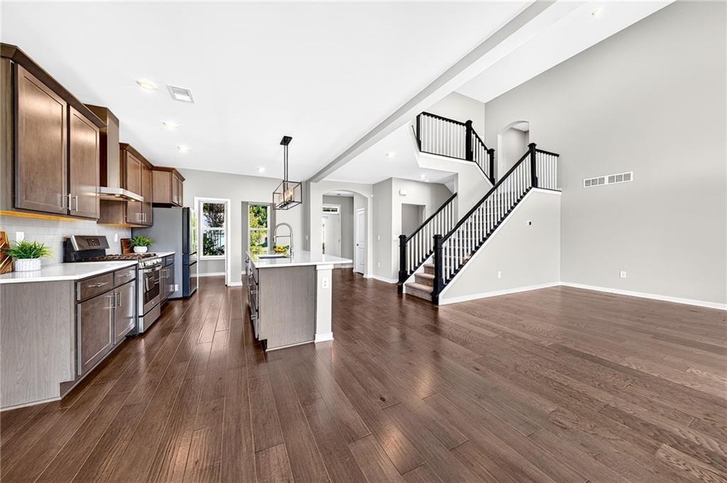213 Catalpa Grove