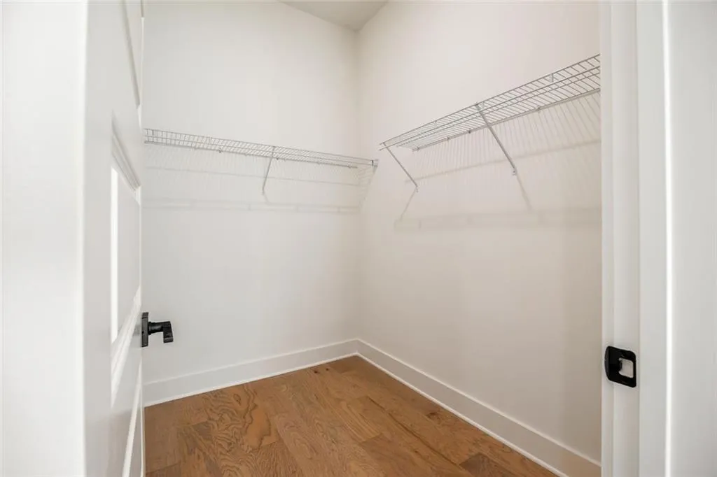 Gainesville, Georgia 30506, United States, 5 Bedrooms Bedrooms, ,5 BathroomsBathrooms,Residential,Active,219963