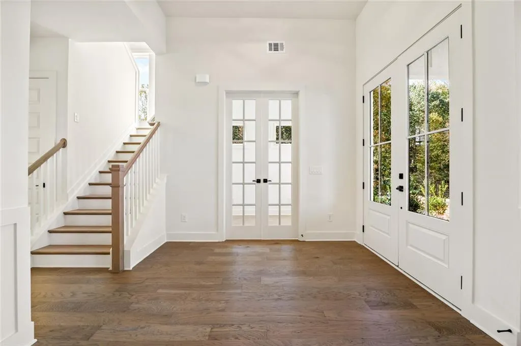 Gainesville, Georgia 30506, United States, 5 Bedrooms Bedrooms, ,5 BathroomsBathrooms,Residential,Active,219963