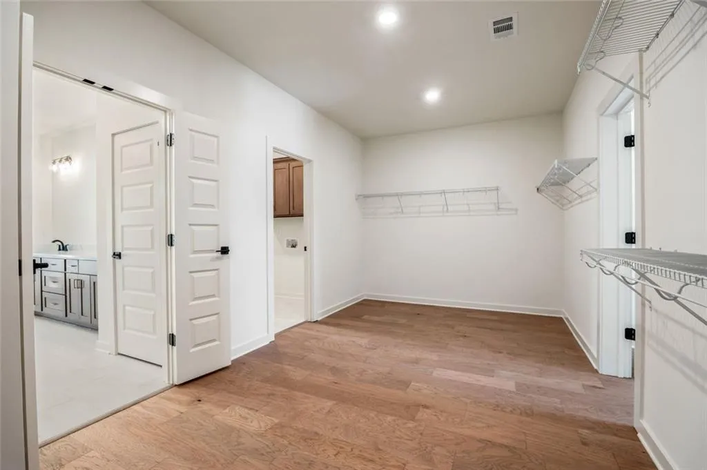 Gainesville, Georgia 30506, United States, 5 Bedrooms Bedrooms, ,5 BathroomsBathrooms,Residential,Active,219963