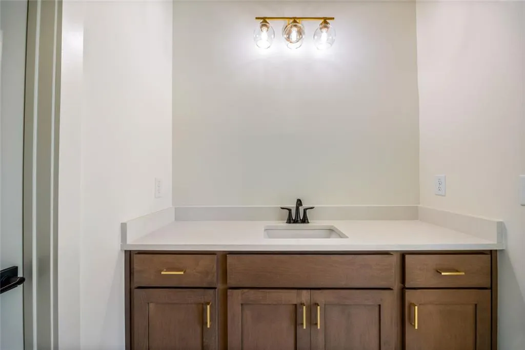 Gainesville, Georgia 30506, United States, 5 Bedrooms Bedrooms, ,5 BathroomsBathrooms,Residential,Active,219963