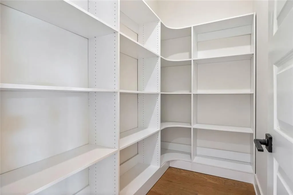 Gainesville, Georgia 30506, United States, 5 Bedrooms Bedrooms, ,5 BathroomsBathrooms,Residential,Active,219963