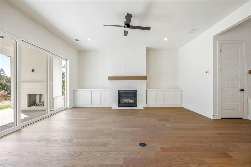 Gainesville, Georgia 30506, United States, 5 Bedrooms Bedrooms, ,5 BathroomsBathrooms,Residential,Active,219963