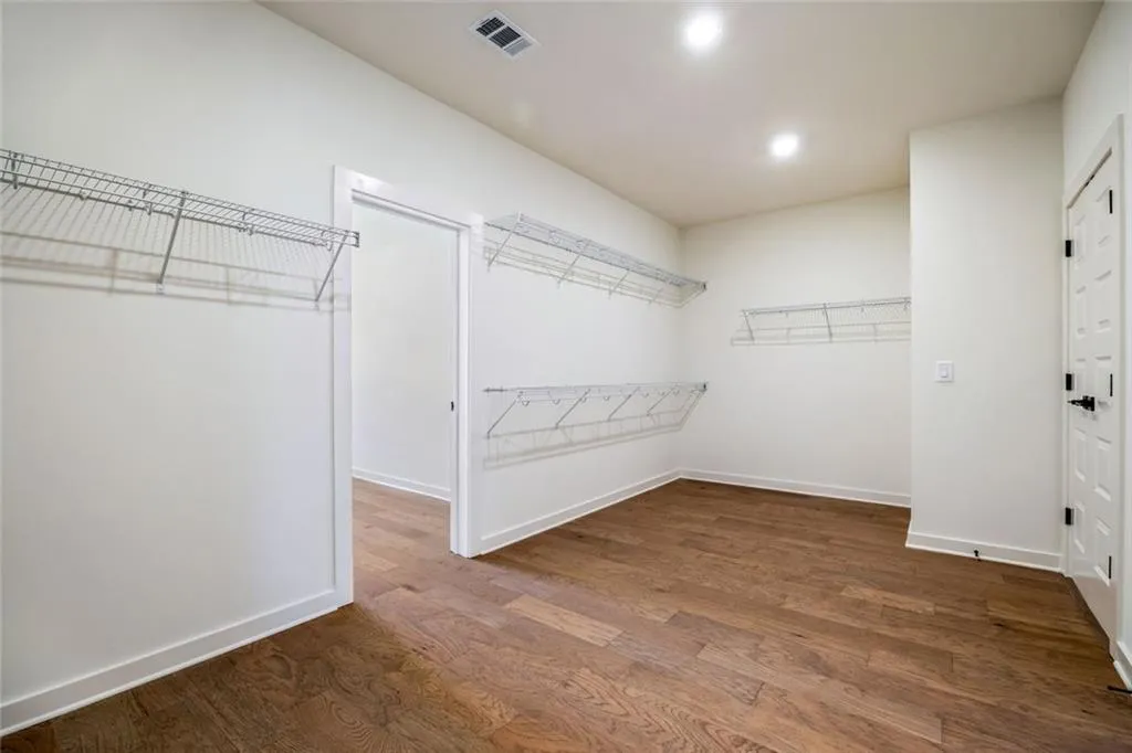 Gainesville, Georgia 30506, United States, 5 Bedrooms Bedrooms, ,5 BathroomsBathrooms,Residential,Active,219963