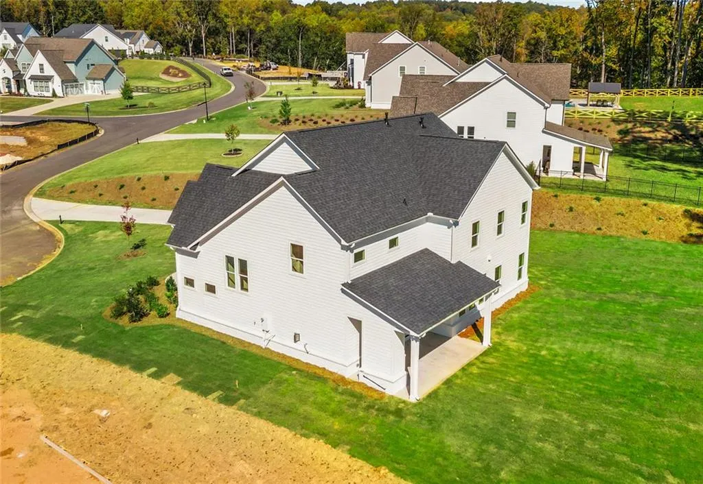 Gainesville, Georgia 30506, United States, 5 Bedrooms Bedrooms, ,5 BathroomsBathrooms,Residential,Active,219963