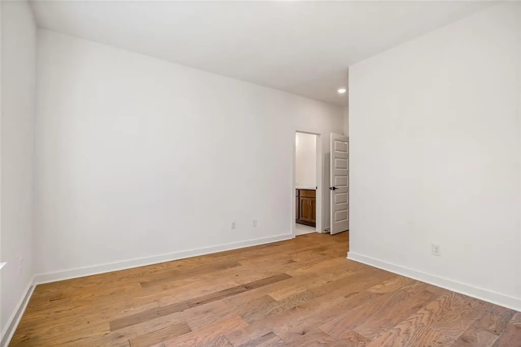 Gainesville, Georgia 30506, United States, 5 Bedrooms Bedrooms, ,5 BathroomsBathrooms,Residential,Active,219963