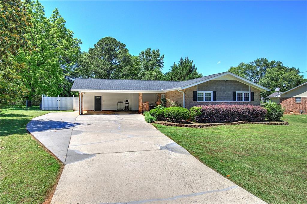 29 Woodcliffe Drive NE