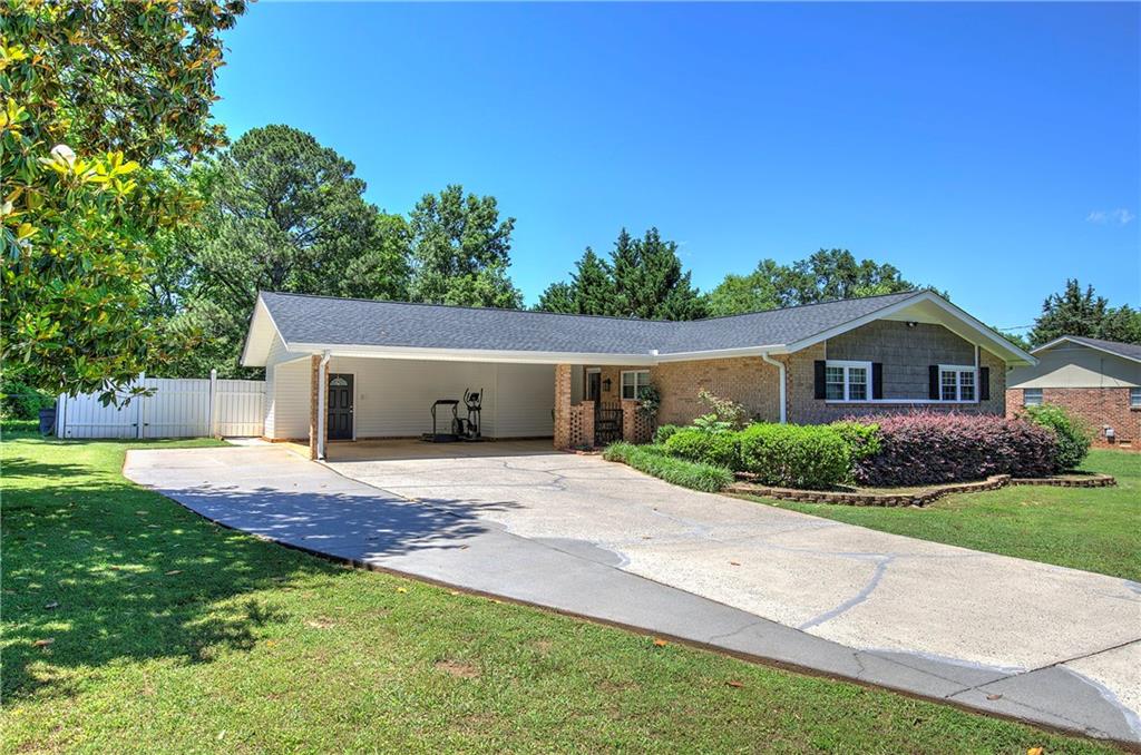 29 Woodcliffe Drive NE