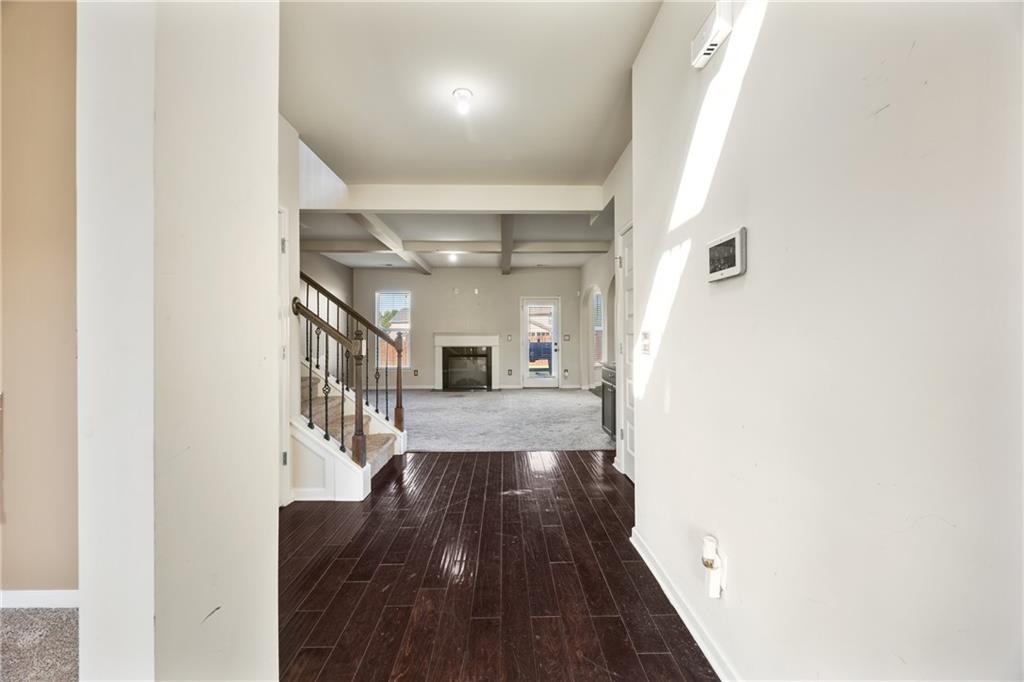 6891 DRESDEN Drive