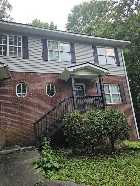 Welcome home to this beautiful two-story brick front duplex offering 4 bedrooms and 3 full bathrooms, including a master suite on the main level for added convenience. Featuring granite countertops and all stainless steel appliances, the kitchen is both stylish and functional — perfect for cooking and entertaining.
This home is offered fully furnished, with a $200 monthly rent deduction available for unfurnished option. Nestled in a secluded, quiet area, you’ll enjoy peace and privacy while still being close to everyday essentials.
Renter’s insurance is required.