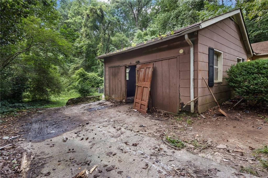 241 Harlan Road SW