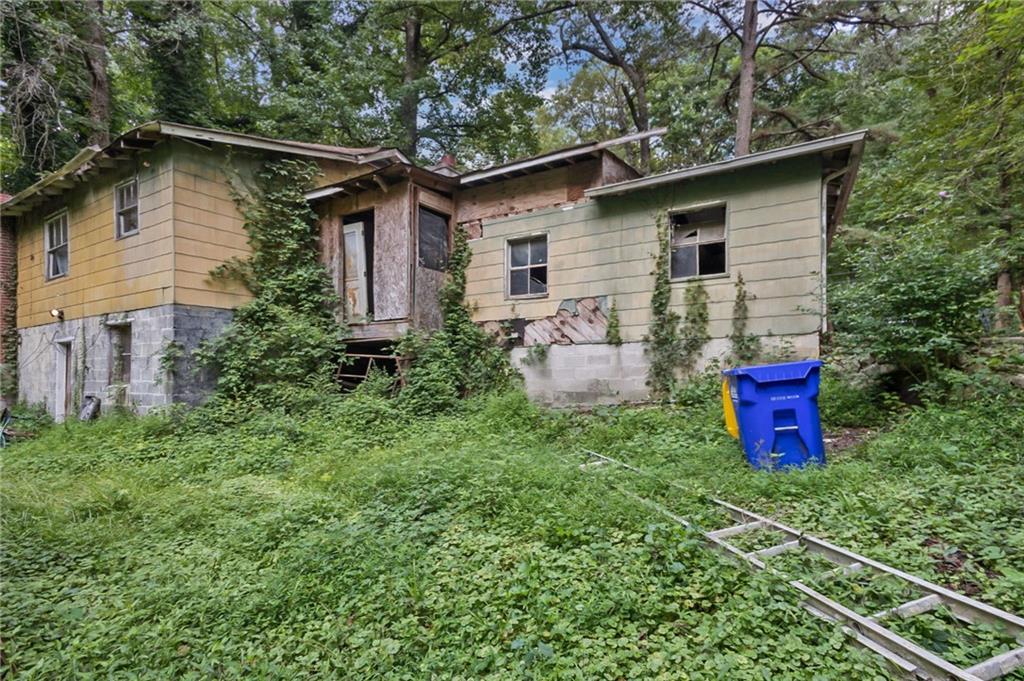 241 Harlan Road SW