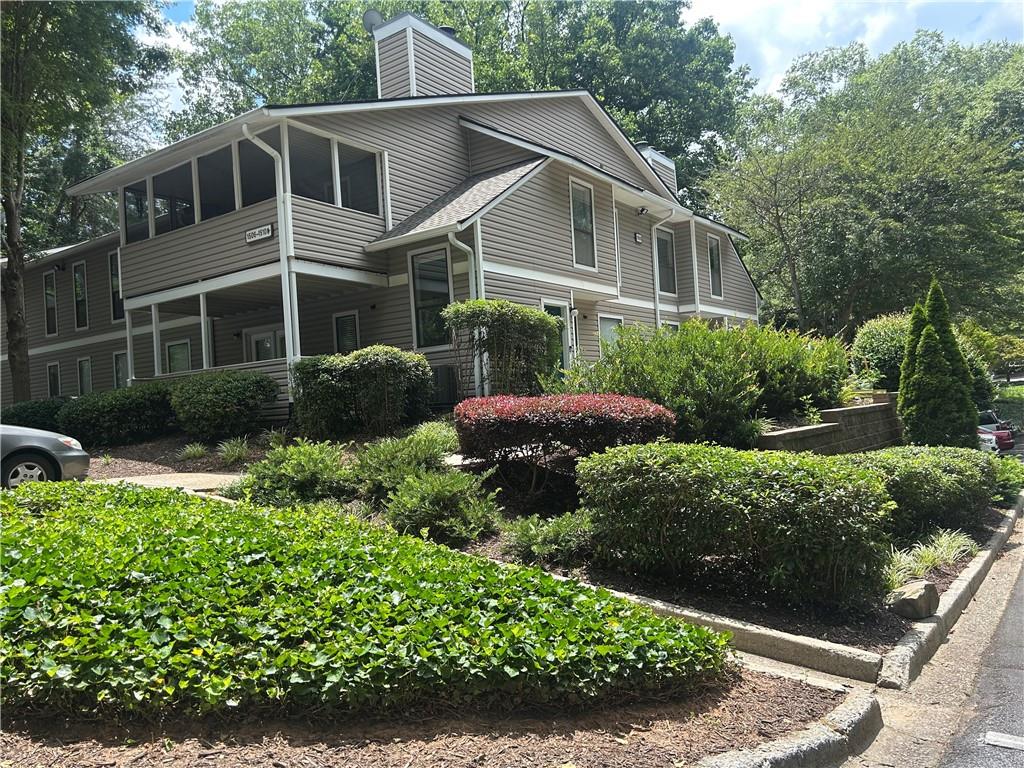 East Cobb Gem – Updated End Unit in Prime Location!
Discover this beautifully updated 2 bed, 2 bath end unit tucked away in a lush, private East Cobb community. Located just 1 minute from I-75 and the Peach Pass entrance,5 MINUTES TO THE BATTERY AND TRUIST PARK! This home offers unbeatable convenience with serene surroundings.
Step inside to find new flooring throughout, a freshly renovated kitchen with brand-new counters, and stylishly updated bathrooms. Enjoy morning coffee or evening breezes on your screened-in porch, surrounded by mature trees and peaceful privacy.
Community amenities include a pool, tennis courts, and well-maintained grounds – perfect for active lifestyles or relaxing weekends. This one’s truly a diamond – don’t miss your chance to own in one of Cobb’s most desirable areas!
DON'T MISS THIS ONE** NEW CARPET, PAINT, BATH AND KITCHEN FLOORING, SOLID SURFACE KITCHEN COUNTERTOPS*STAINLESS STEEL APPLIANCES*REFRIGERATOR AND FULL SIZE WASHER DRYER ALSO CONVEY*FANTASTIC SCREENED PORCH*END UNIT*LUSH PRIVACY**MINUTES TO TRUIST PARK*SHOPPING*RESTAURANTS*i-75*SUPERB EAST COBB LOCATION CAN'T BE BEAT!