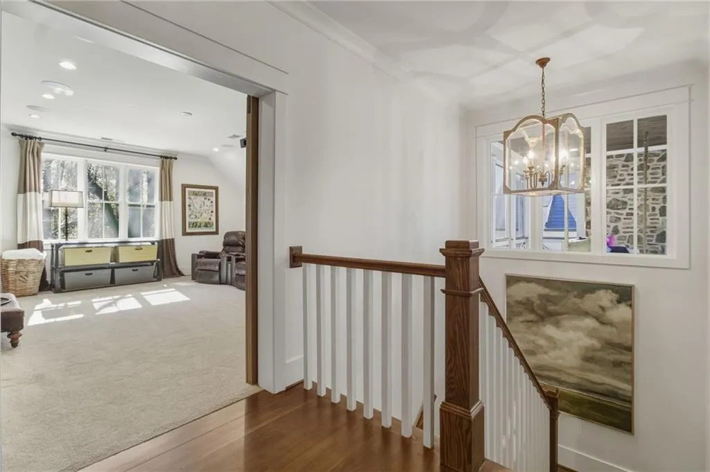 Roswell, Georgia 30075, United States, 5 Bedrooms Bedrooms, ,4 BathroomsBathrooms,Residential,Active,250021