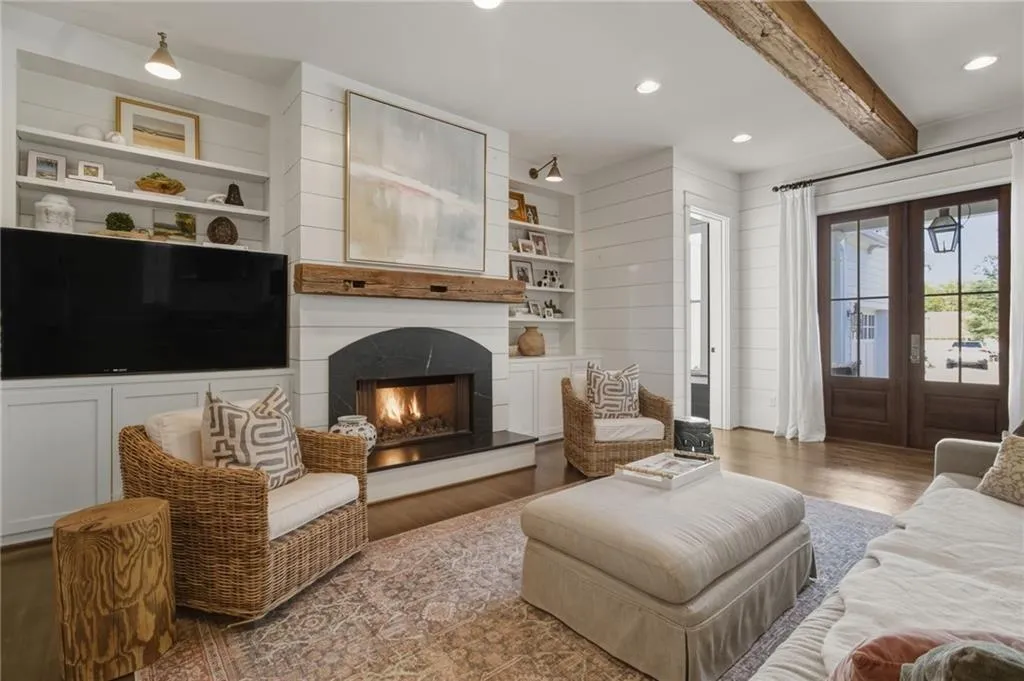 Roswell, Georgia 30075, United States, 5 Bedrooms Bedrooms, ,4 BathroomsBathrooms,Residential,Active,250021