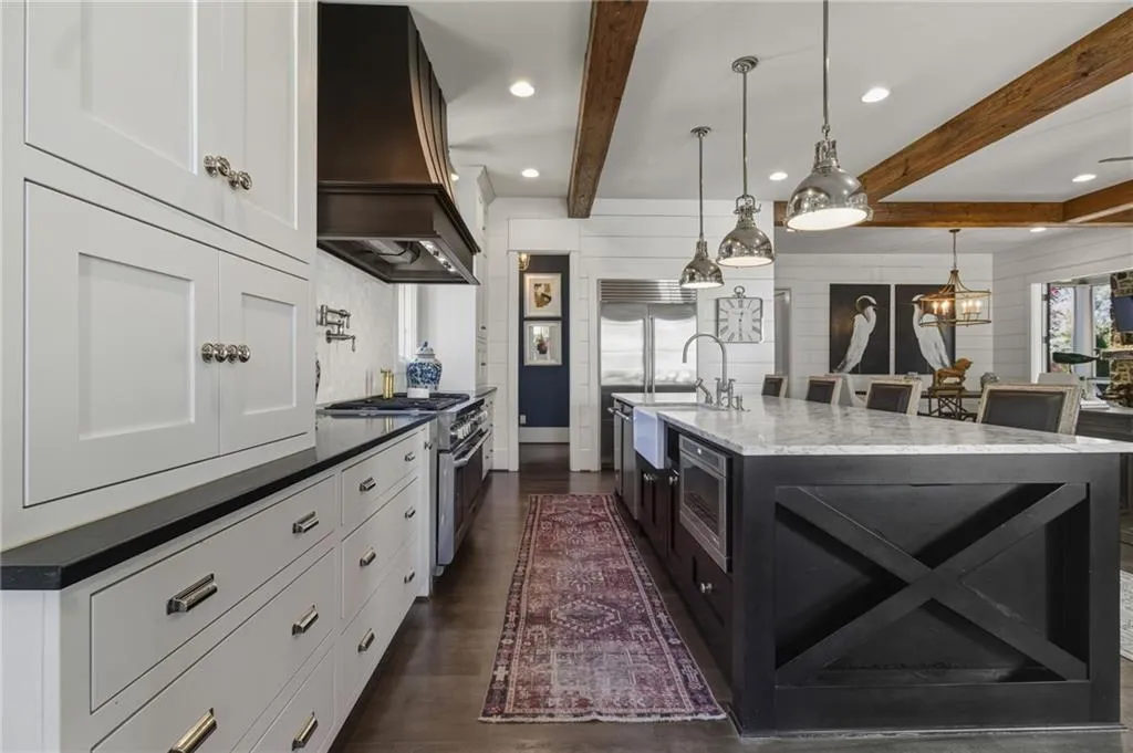 Roswell, Georgia 30075, United States, 5 Bedrooms Bedrooms, ,4 BathroomsBathrooms,Residential,Active,250021