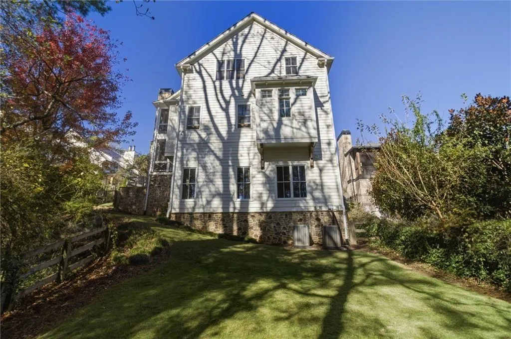 Roswell, Georgia 30075, United States, 5 Bedrooms Bedrooms, ,4 BathroomsBathrooms,Residential,Active,250021