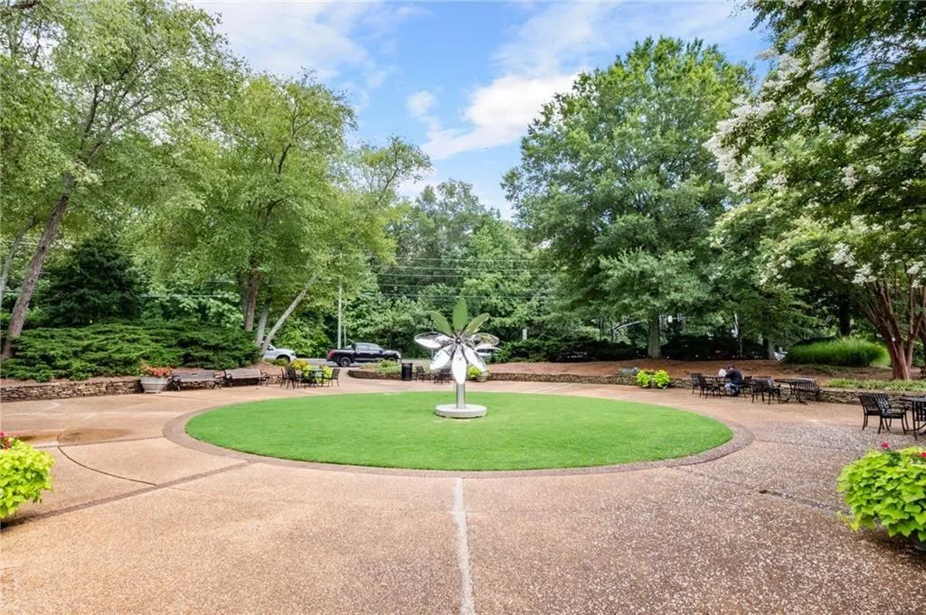 Roswell, Georgia 30075, United States, 5 Bedrooms Bedrooms, ,4 BathroomsBathrooms,Residential,Active,250021