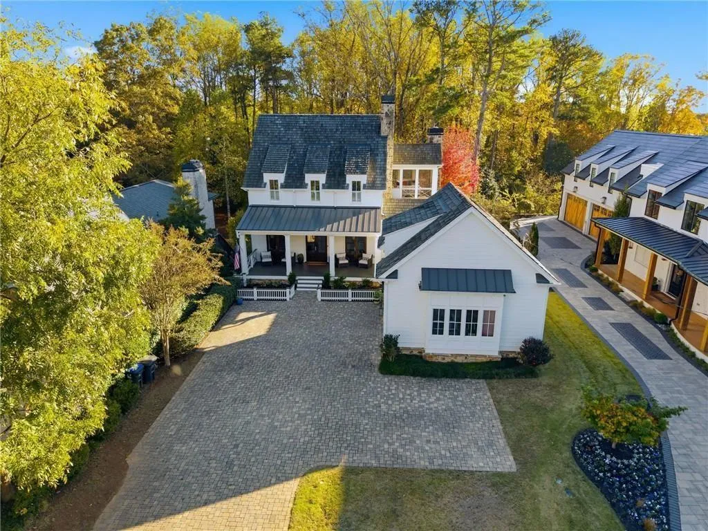 Roswell, Georgia 30075, United States, 5 Bedrooms Bedrooms, ,4 BathroomsBathrooms,Residential,Active,250021