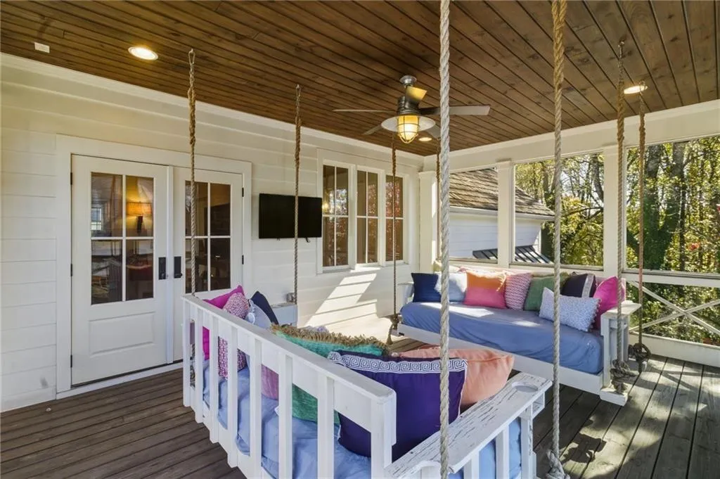 Roswell, Georgia 30075, United States, 5 Bedrooms Bedrooms, ,4 BathroomsBathrooms,Residential,Active,250021