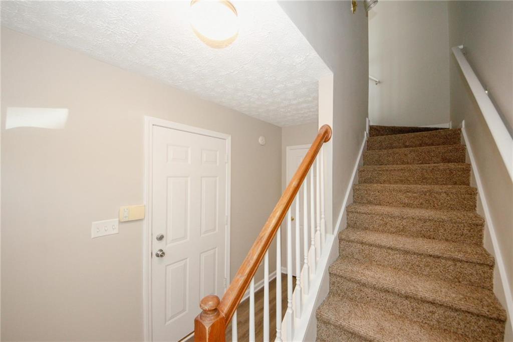 4486 Thorngate Lane, Acworth, Georgia image 6