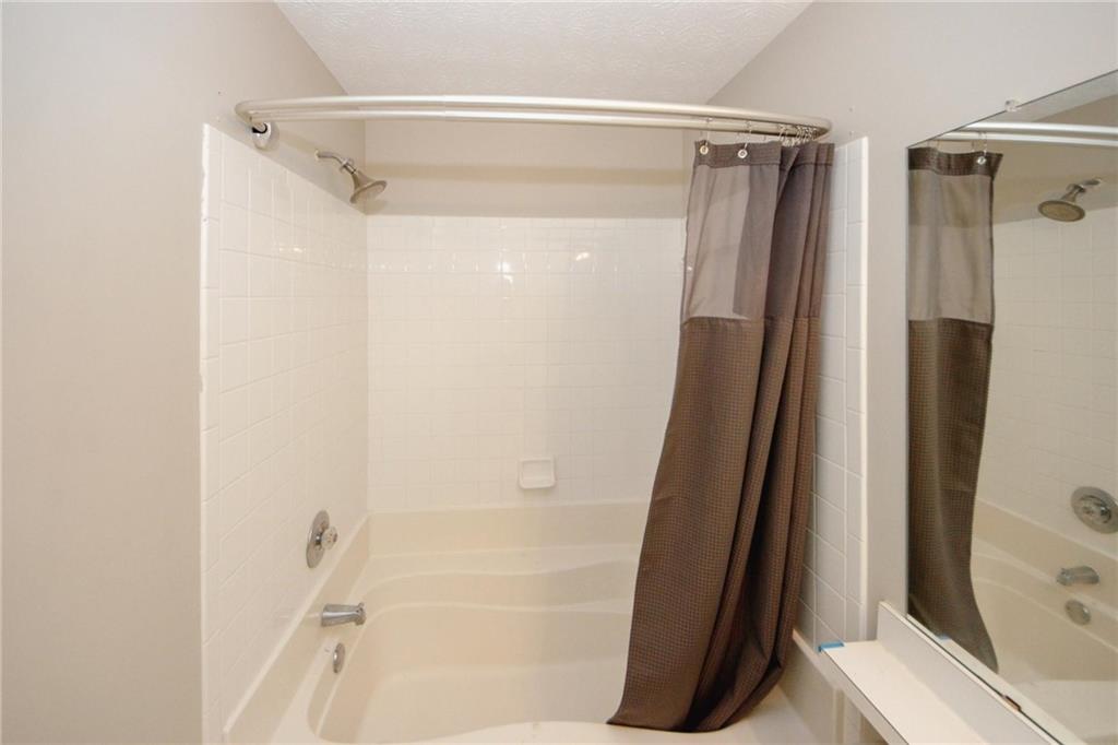4486 Thorngate Lane, Acworth, Georgia image 39