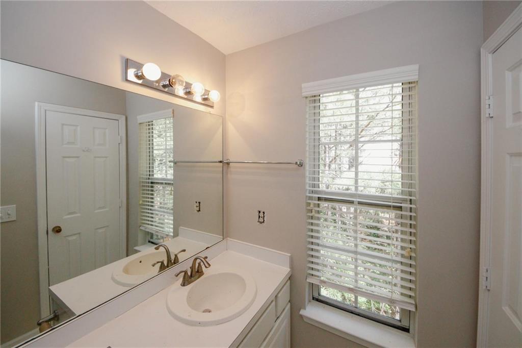 4486 Thorngate Lane, Acworth, Georgia image 40