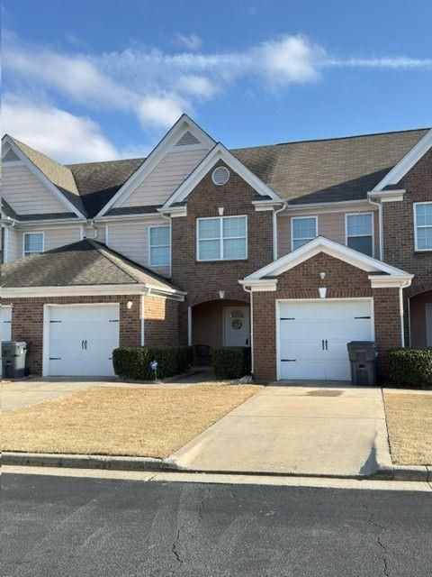 Townhouse For Sale - 121 Village Drive<br/> Walton County, Loganville, GA 30052