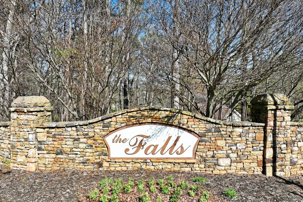 5551 Chestnut Creek Lane