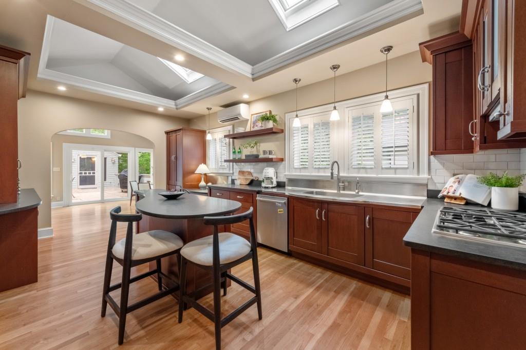 97 Peachtree Hills Avenue NE