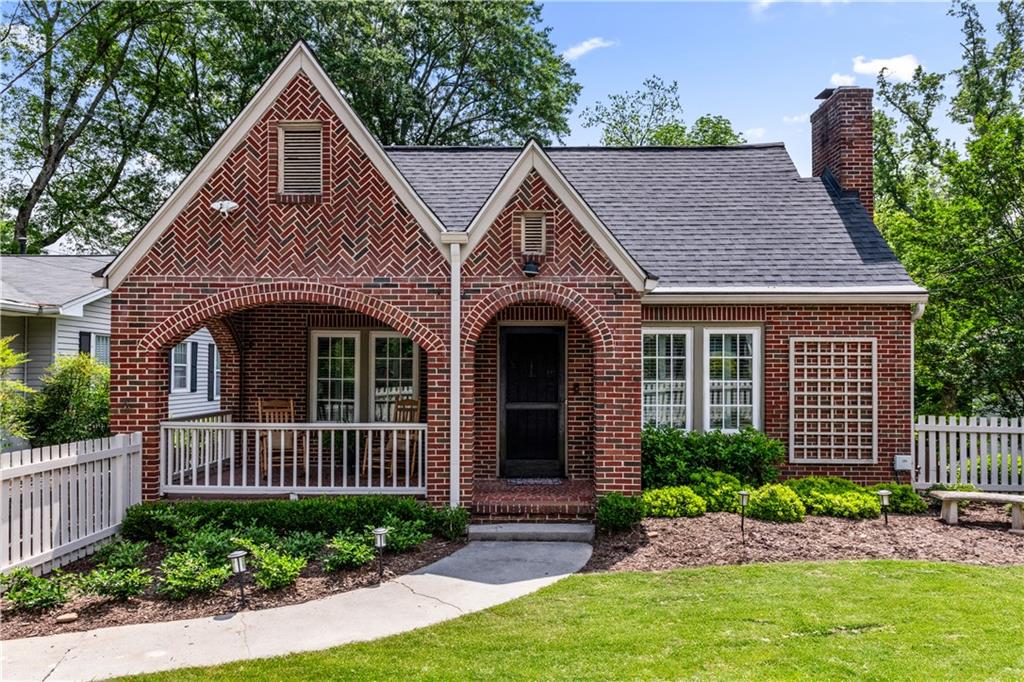 97 Peachtree Hills Avenue NE