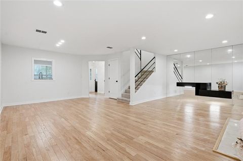 Townhouse For Sale - 512 Mcgill Place<br/> Fulton County, Atlanta, GA 30312
