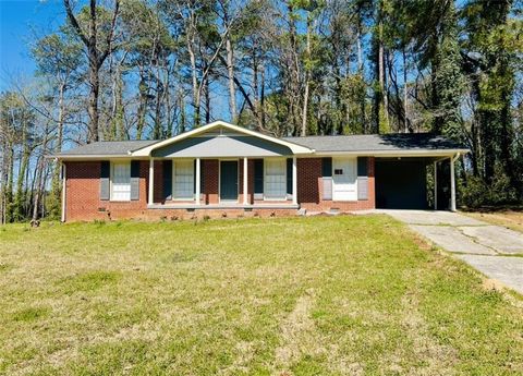 Homes For Sale - 6740 Brookwood Circle<br/> Jonesboro, GA 30236