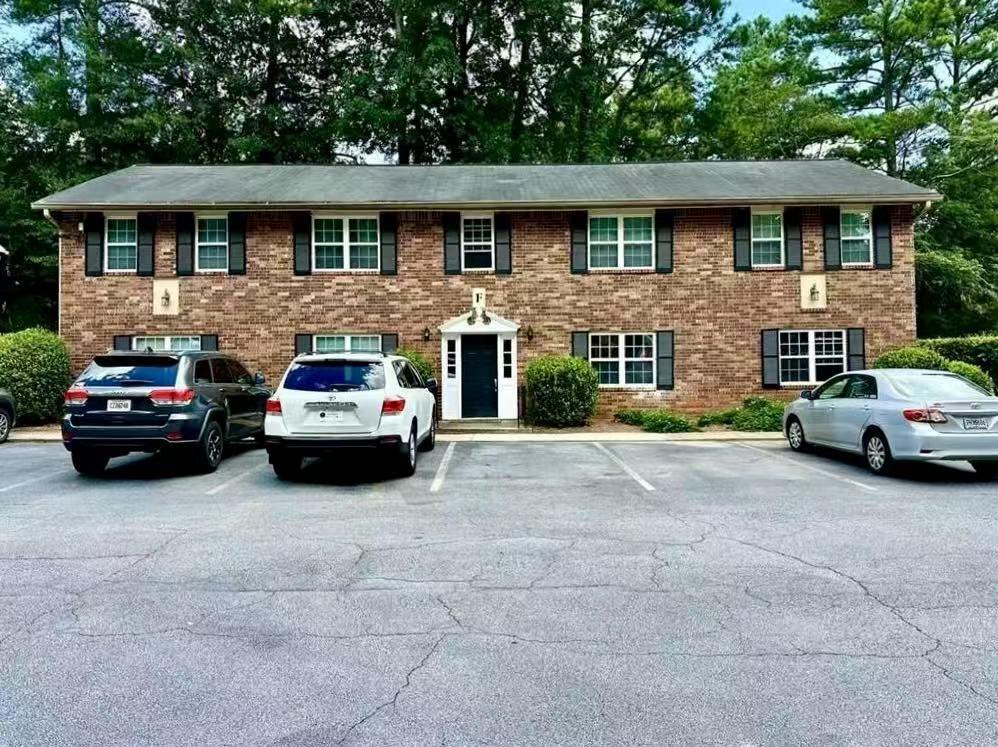 3665 Chestnut Drive F2