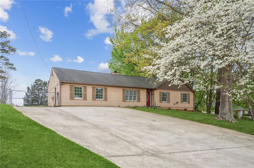 140 Apple Valley Drive