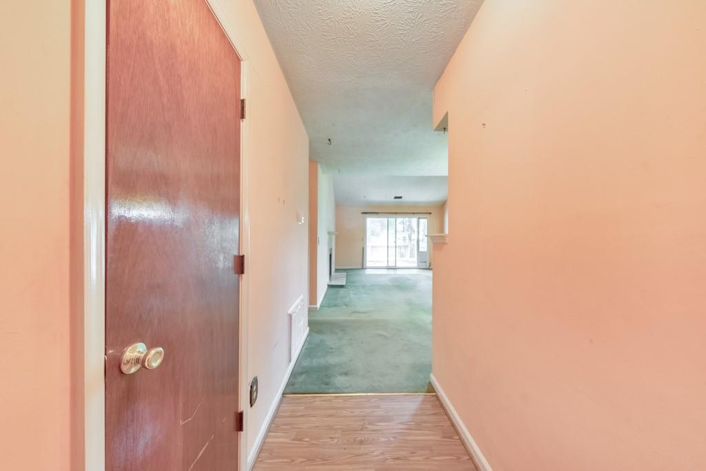 350 Pleasant Oak Court SW
