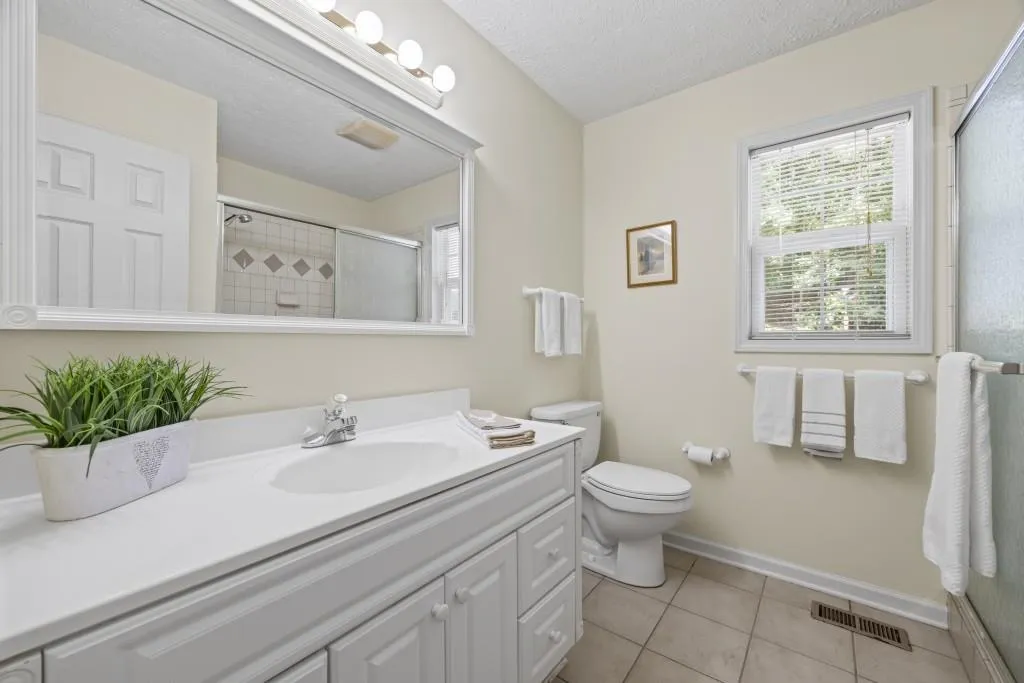 Martin, Georgia 30557, United States, 4 Bedrooms Bedrooms, ,4 BathroomsBathrooms,Residential,Pending,176310