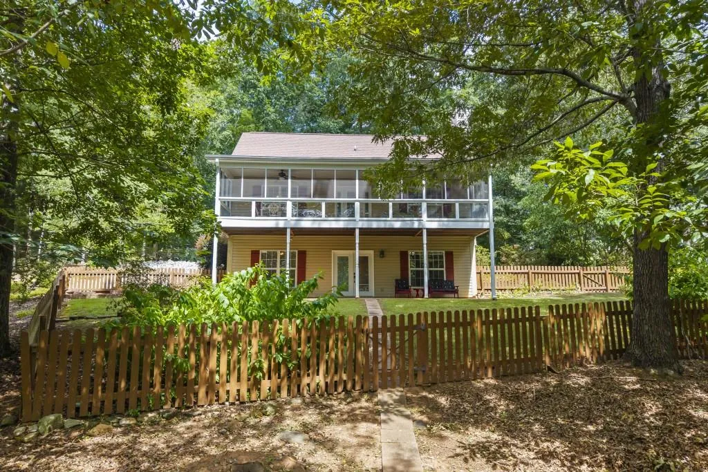 Martin, Georgia 30557, United States, 4 Bedrooms Bedrooms, ,4 BathroomsBathrooms,Residential,Pending,176310