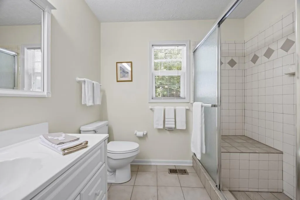 Martin, Georgia 30557, United States, 4 Bedrooms Bedrooms, ,4 BathroomsBathrooms,Residential,Pending,176310