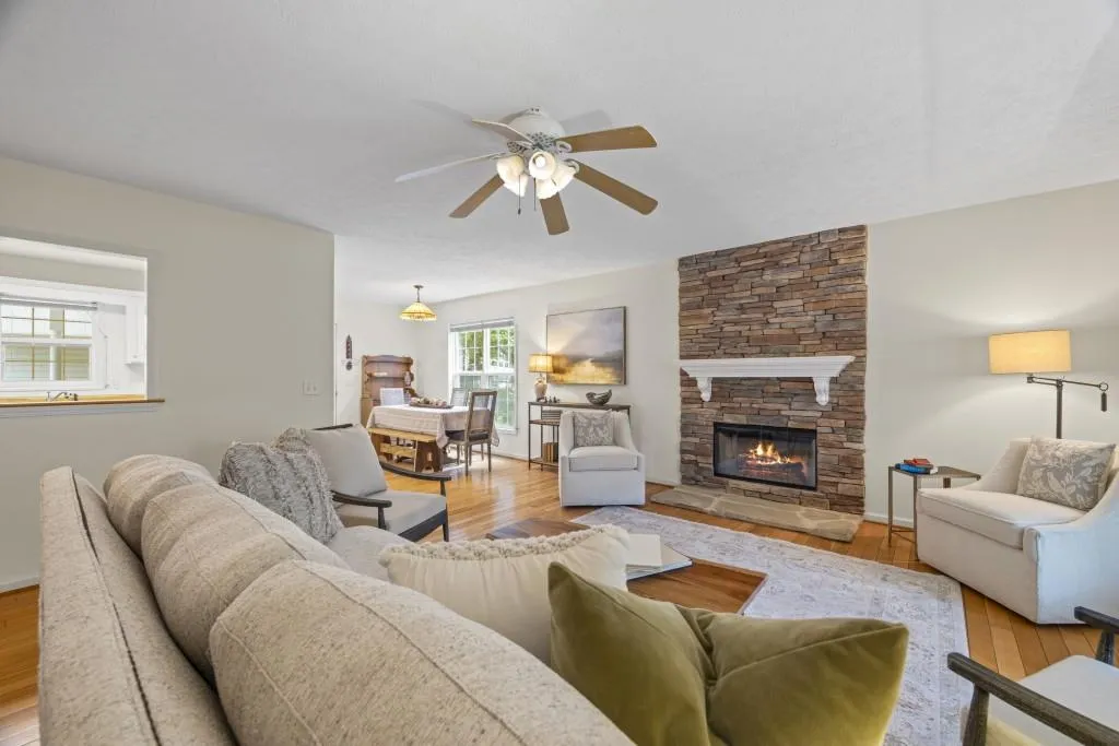 Martin, Georgia 30557, United States, 4 Bedrooms Bedrooms, ,4 BathroomsBathrooms,Residential,Pending,176310