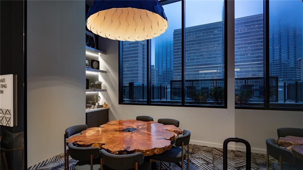 161 Peachtree Center Avenue NE 1x1