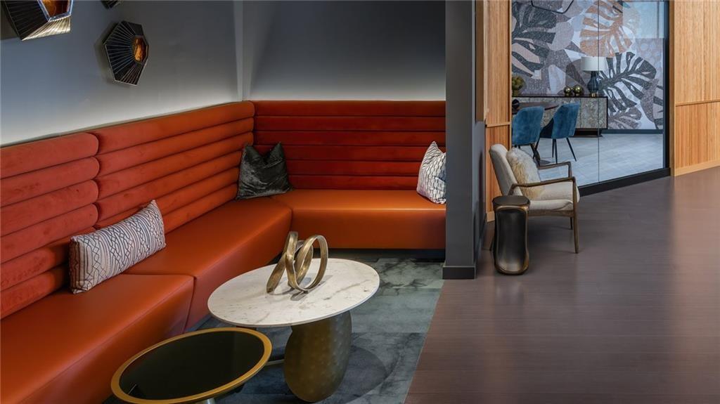 161 Peachtree Center Avenue NE 1x1