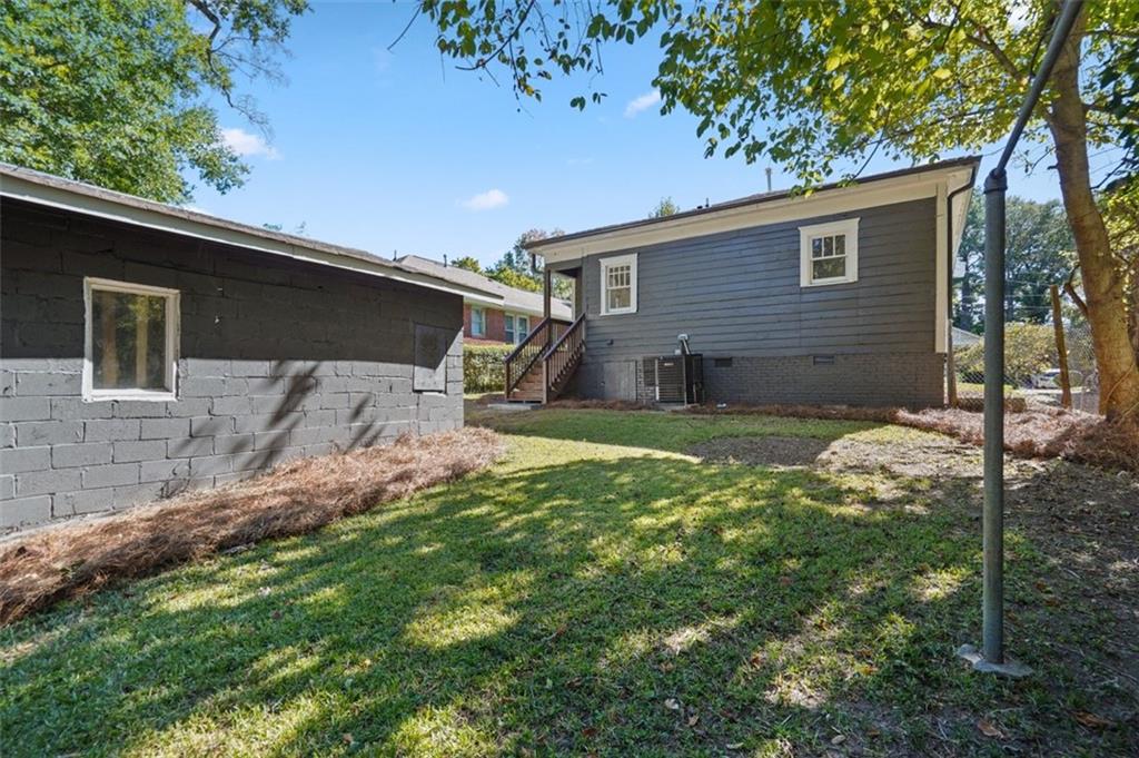 885 Rose Circle SW