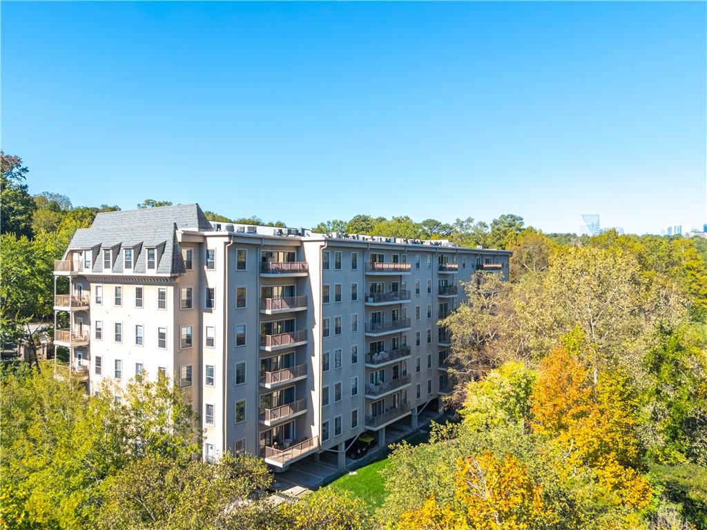 Le Chateau - Residential