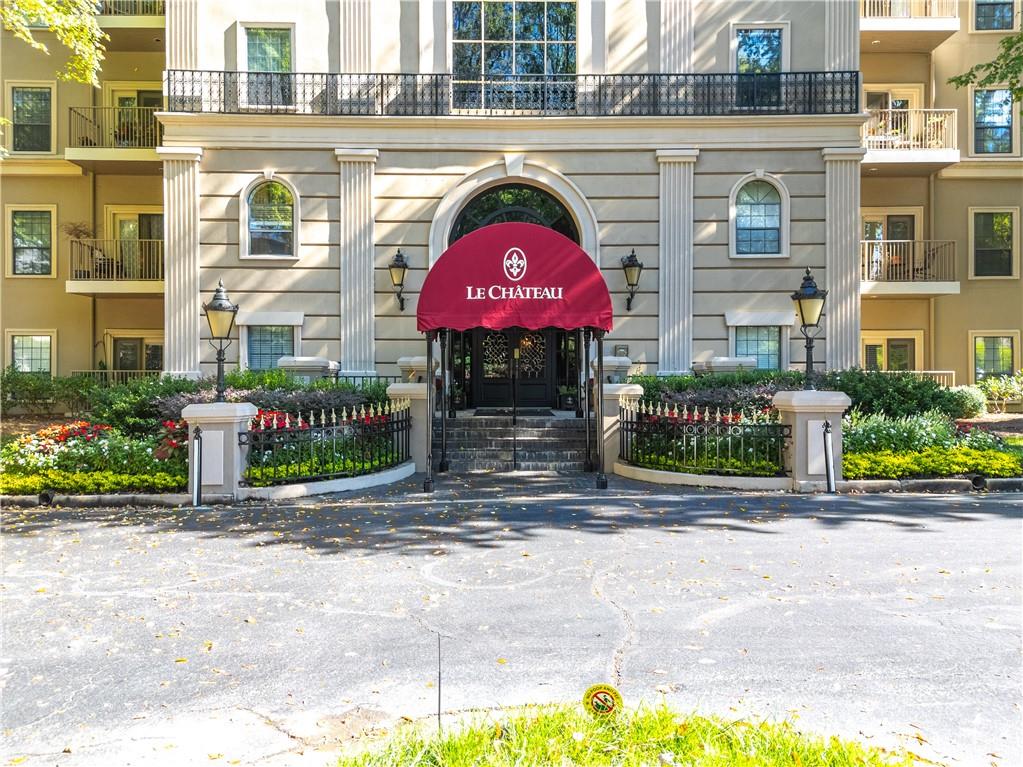 Le Chateau - Residential