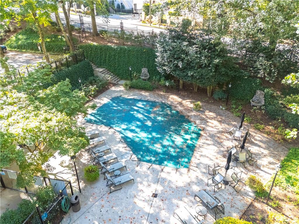 Le Chateau - Residential