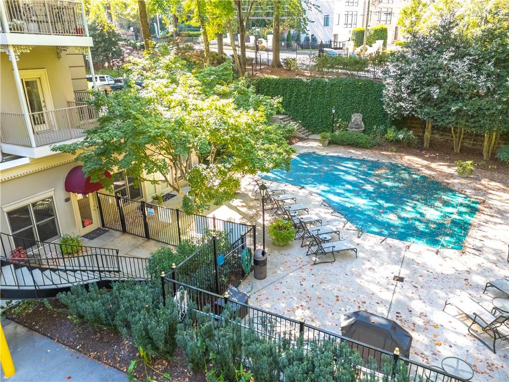Le Chateau - Residential