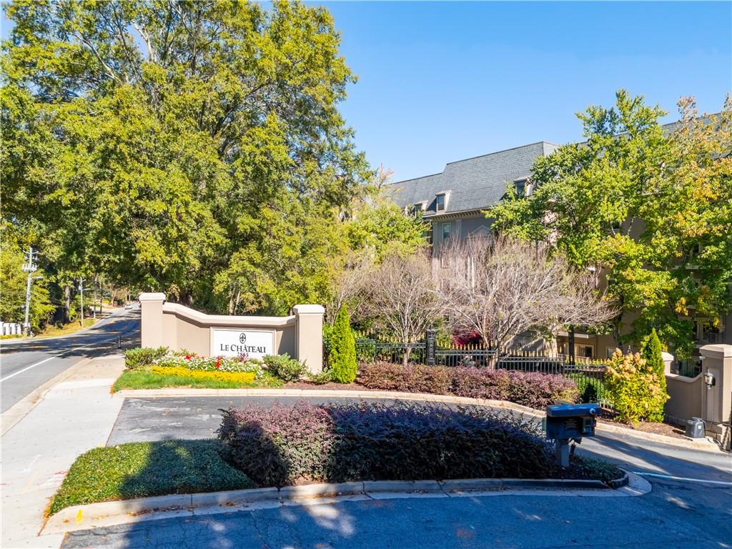 Le Chateau - Residential