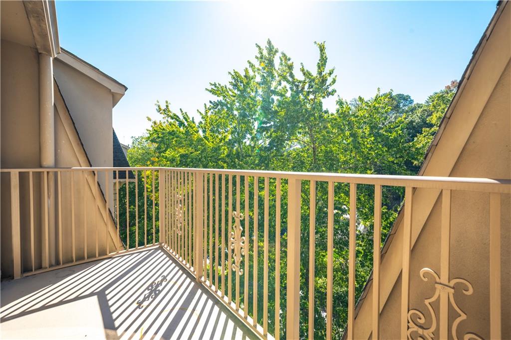 Le Chateau - Residential
